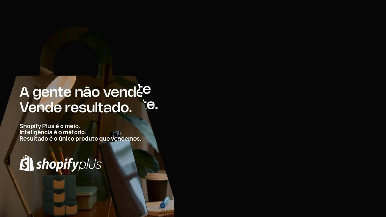 Screenshot of the Shakers Agencia homepage