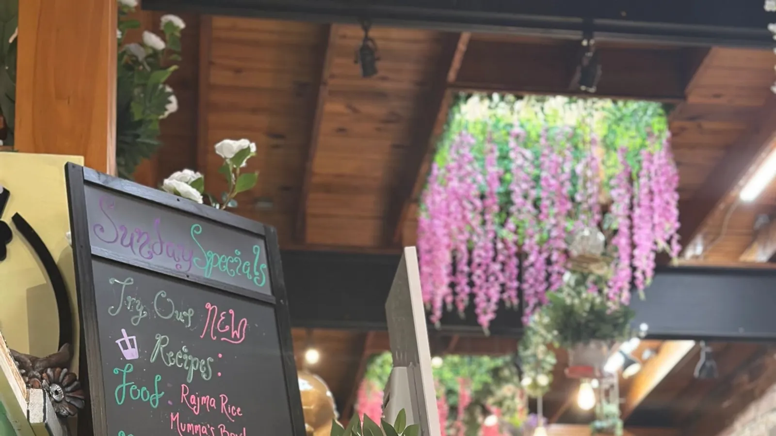 Twisted Sisters’ Bubble Brew & Bakery