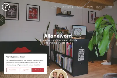 Screenshot of the Alloneword homepage