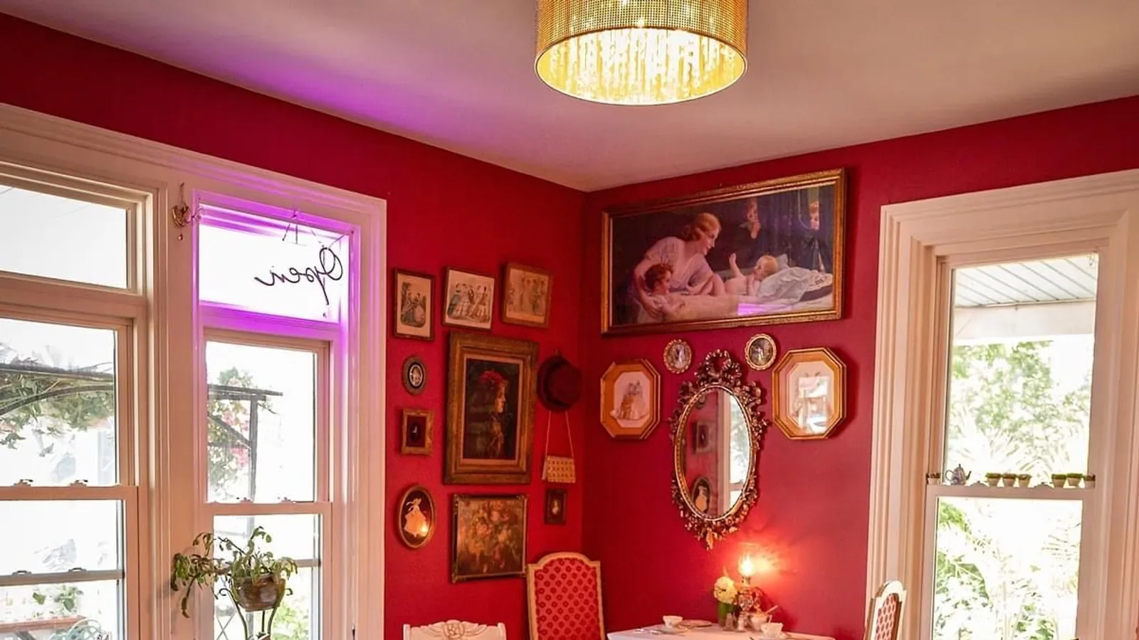 The Pink House Tea Room & Bnb